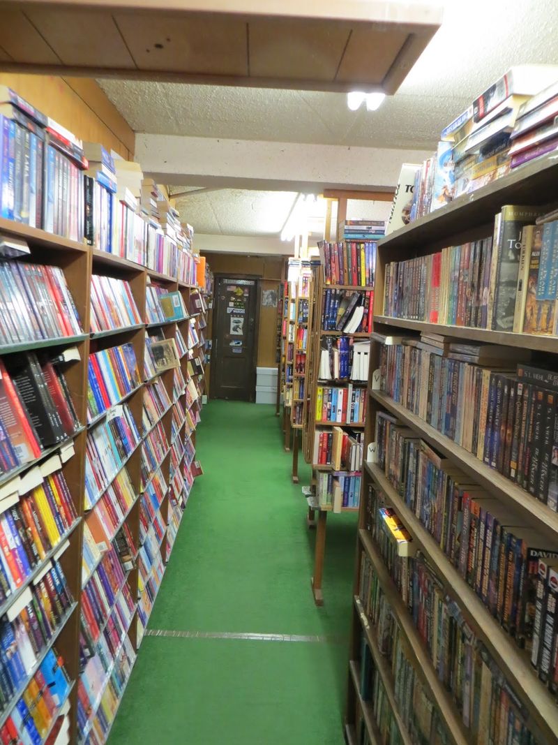 Divisive Reviews About Cleanliness and Organization Divisive Reviews About Cleanliness and Organization