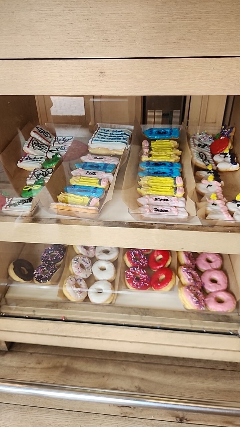 Drive-Thru Convenience for Photo-Worthy Treats