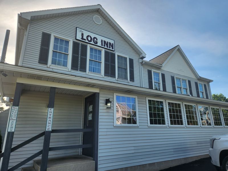 The Log Inn (Haubstadt) The Log Inn (Haubstadt)