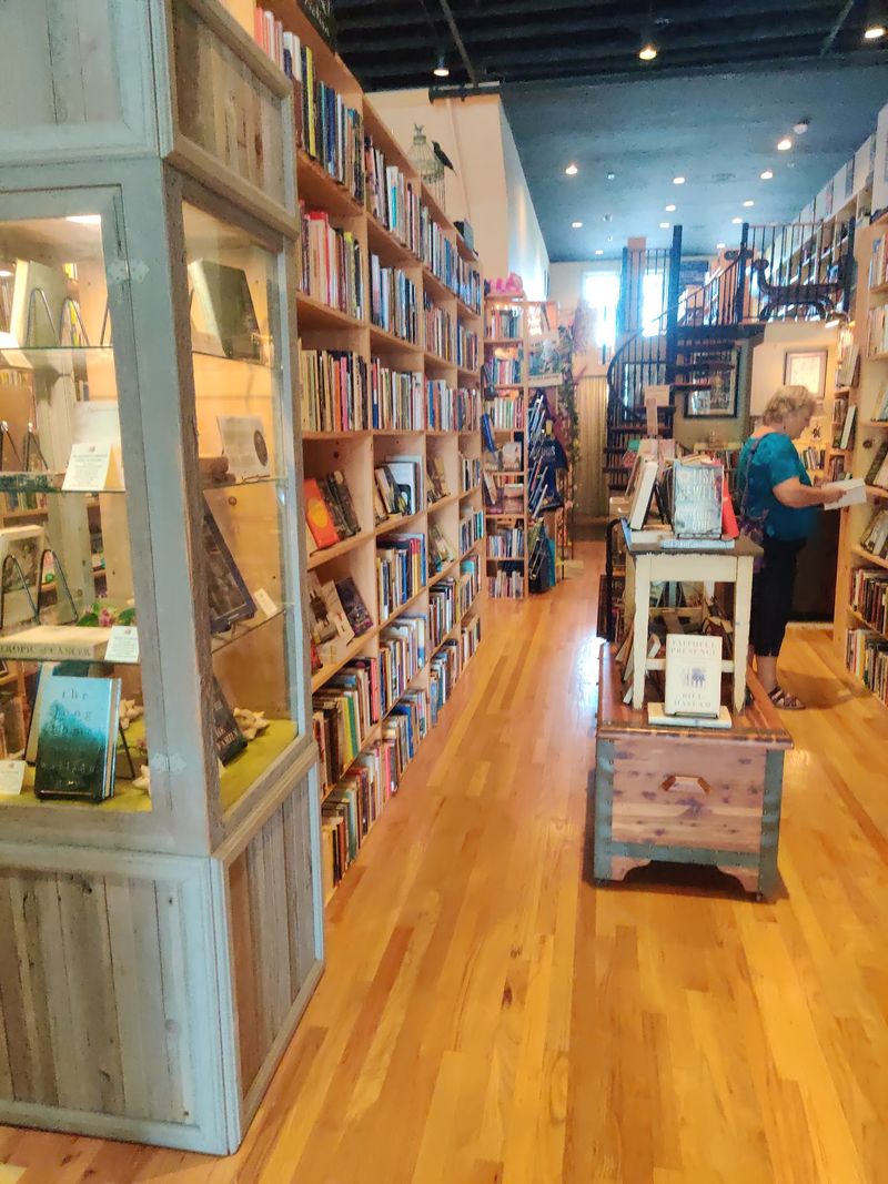 Duck River Books - Columbia