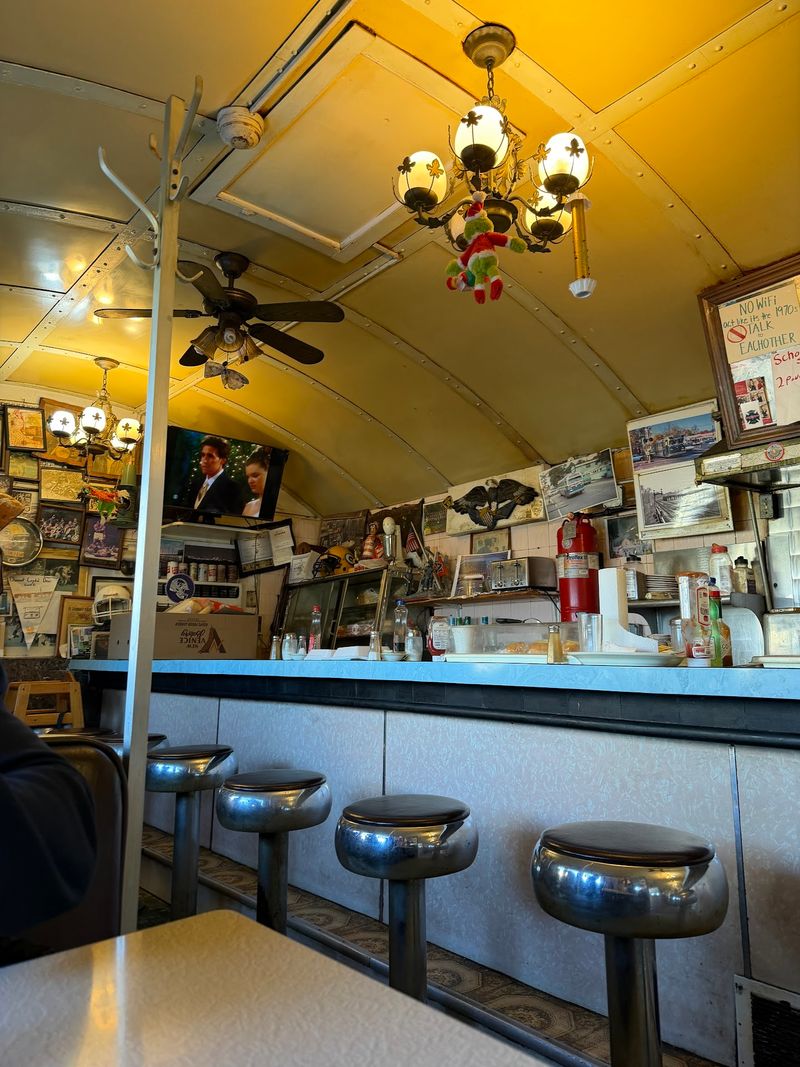 Dumont Crystal Diner - Dumont