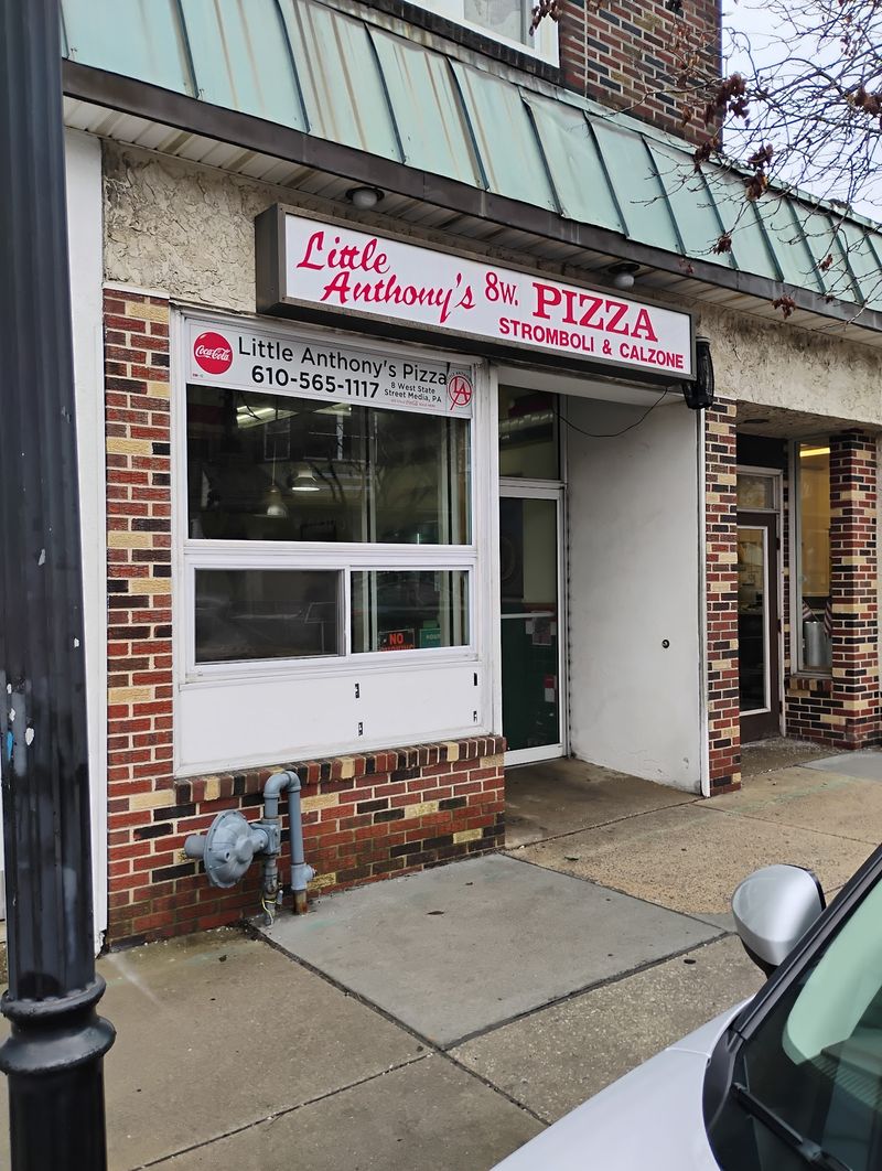 Easygoing Comfort at Little Anthony’s