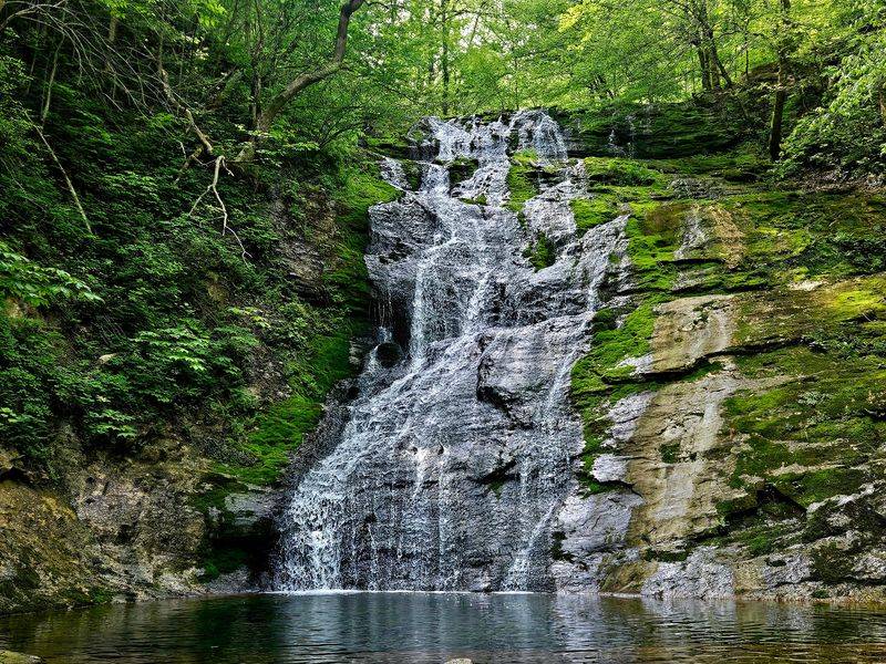 Elrod Falls, Thorn Hill