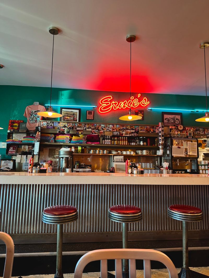 Ernie’s Cafe & Steak House (Columbia) Ernie’s Cafe & Steak House (Columbia)