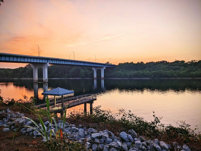 Explore the Tennessee Riverwalk Explore the Tennessee Riverwalk