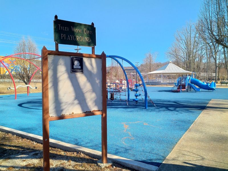 Families Have More Than Just a Playground to Enjoy Families Have More Than Just a Playground to Enjoy