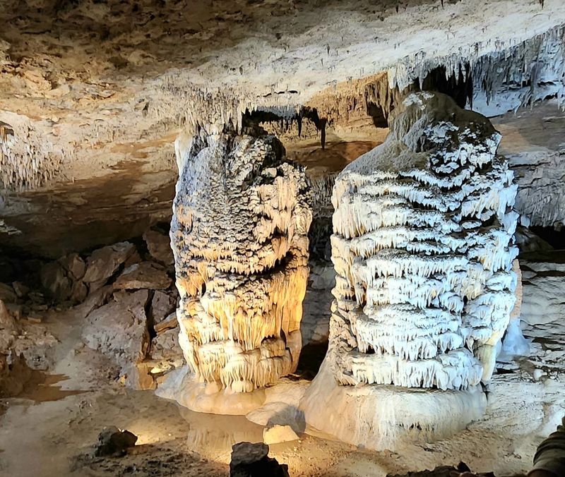 Fantastic Caverns (Springfield)