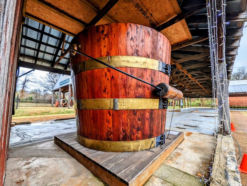 Find the World's Largest Cedar Bucket in Murfreesboro Find the World's Largest Cedar Bucket in Murfreesboro