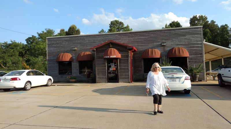 Fish Hut - Savannah