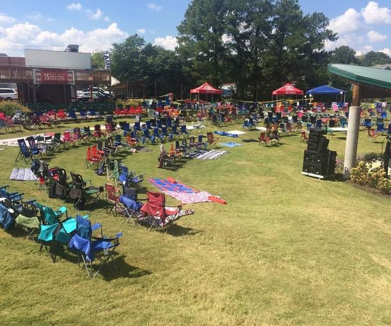 Food Trucks Turn Concert Nights Into Full Dining Experiences
