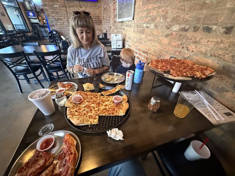FredNecks Pizza, Bainbridge