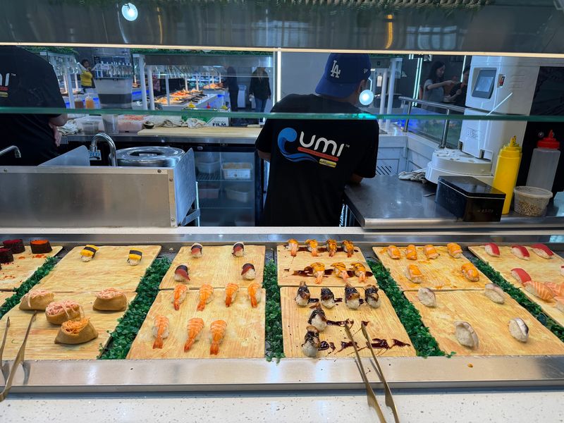 Fresh Sushi and Seafood Steal the Spotlight Fresh Sushi and Seafood Steal the Spotlight