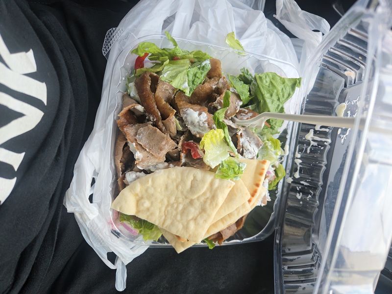 Fresh Toppings And Sauce Keep Every Bite Bright Fresh Toppings And Sauce Keep Every Bite Bright
