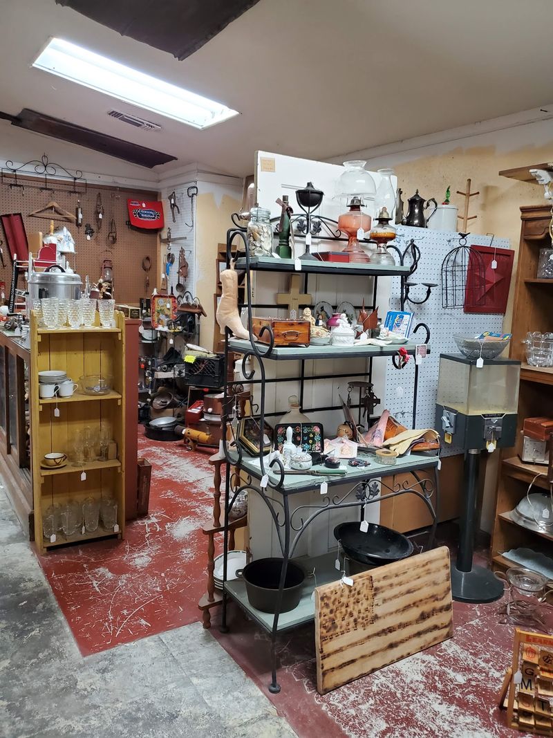 Friendly Folks Who Actually Want to Help