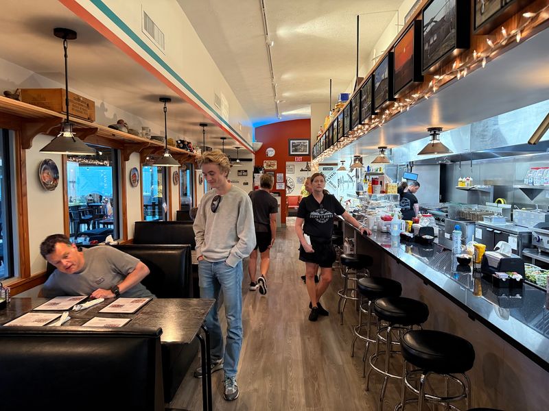 Friendly Service Gives The Place Its Soul Friendly Service Gives The Place Its Soul