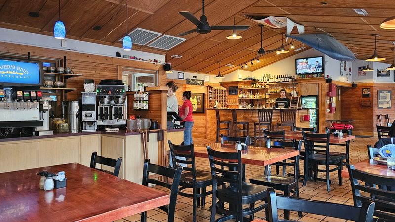 Friendly Service Helps The Busy Spot Shine Friendly Service Helps The Busy Spot Shine