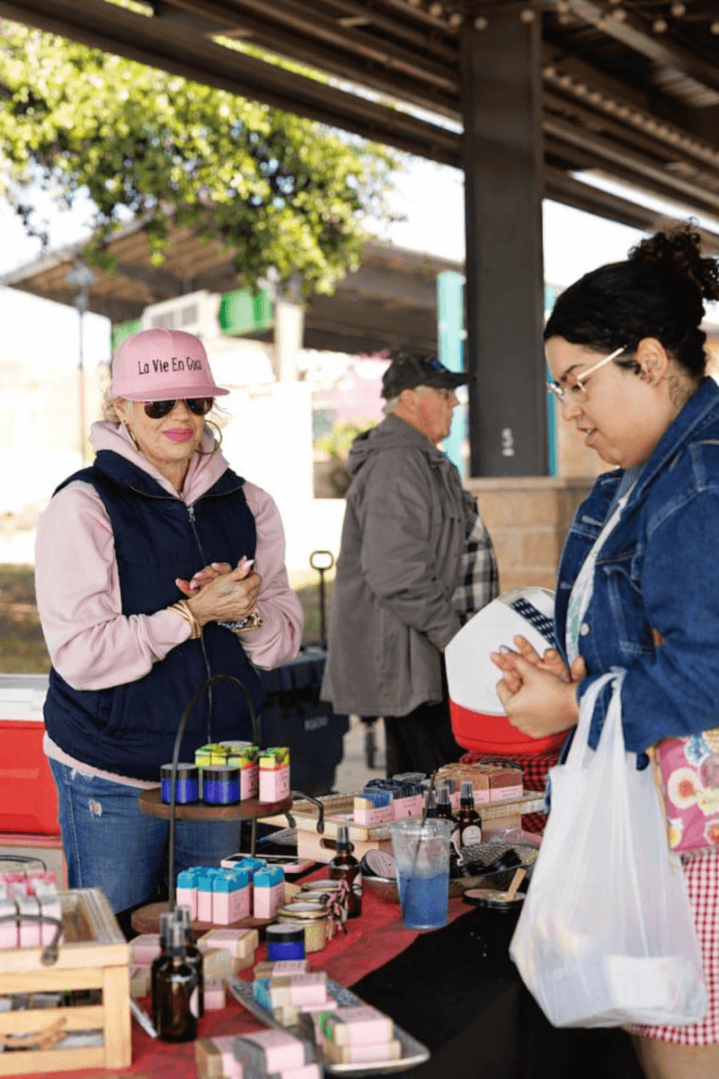 Friendly Vendors Who Remember Your Name Friendly Vendors Who Remember Your Name
