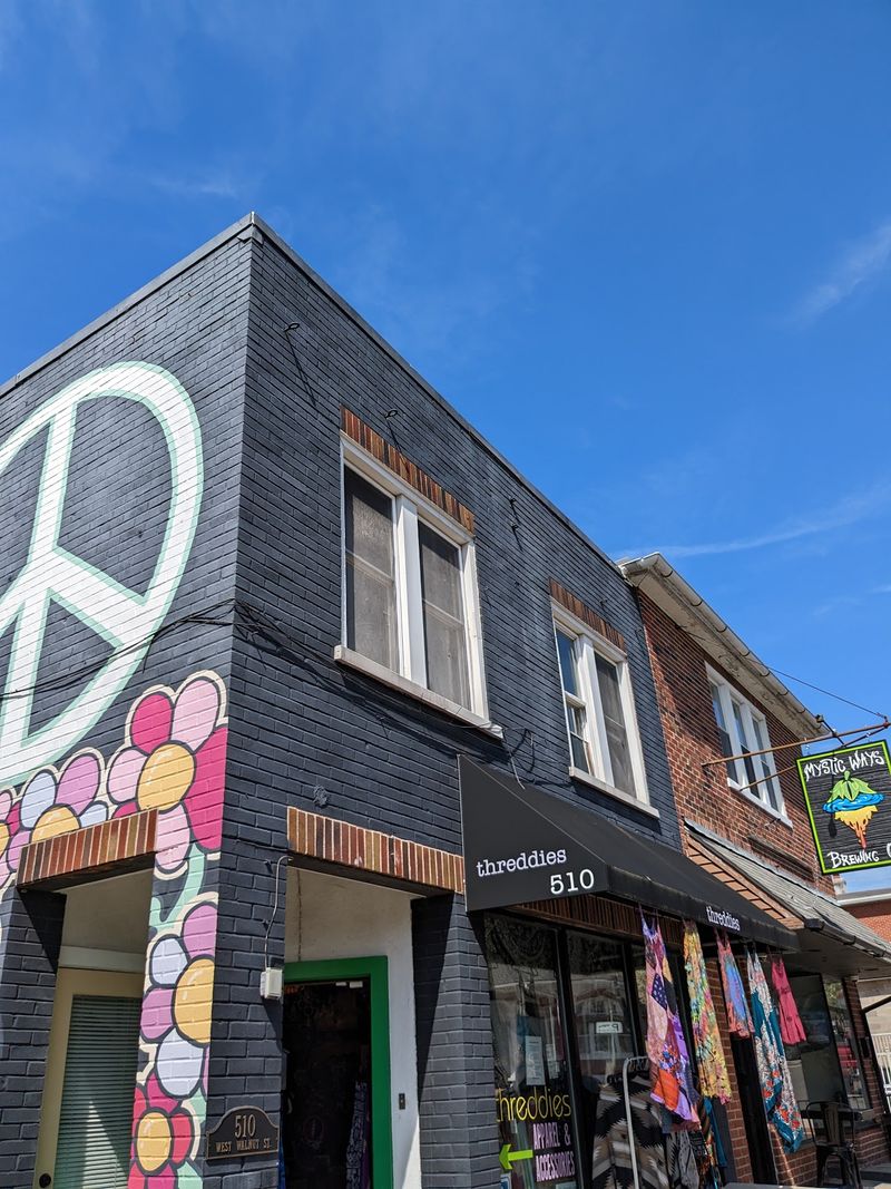 Friendly Vibes From A Local Favorite Friendly Vibes From A Local Favorite