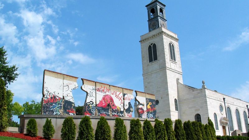 Fulton: History, Murals, and College-Town Energy Fulton: History, Murals, and College-Town Energy