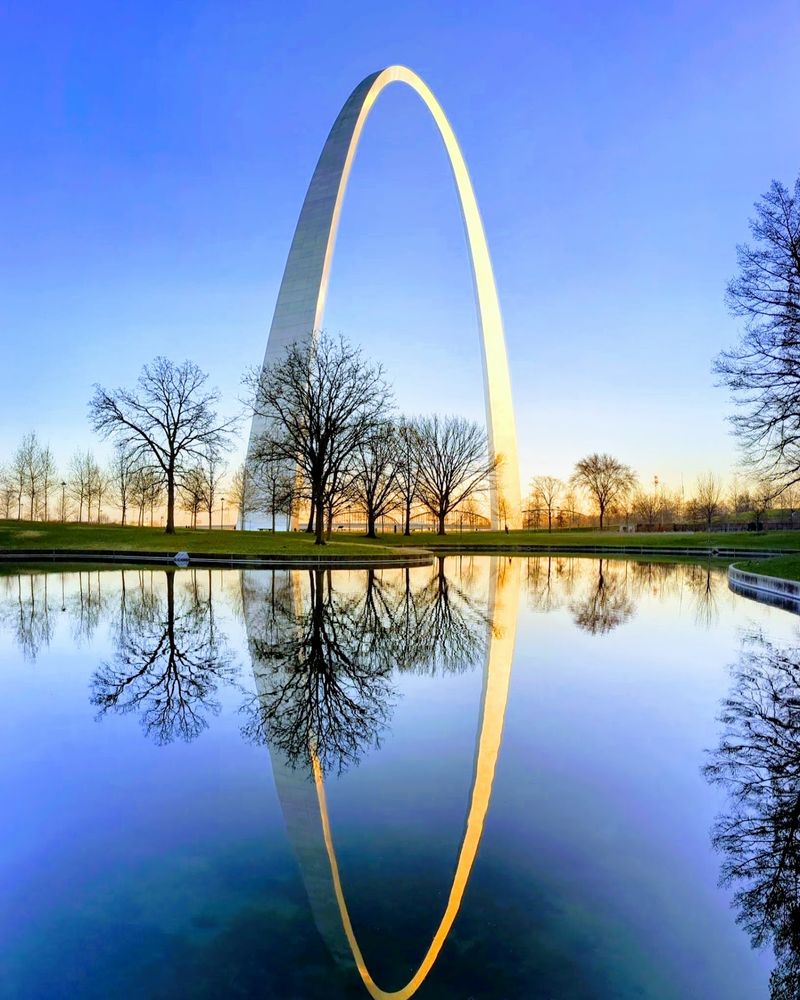 Gateway Arch National Park Overlook Pull-Offs (St. Louis) Gateway Arch National Park Overlook Pull-Offs (St. Louis)
