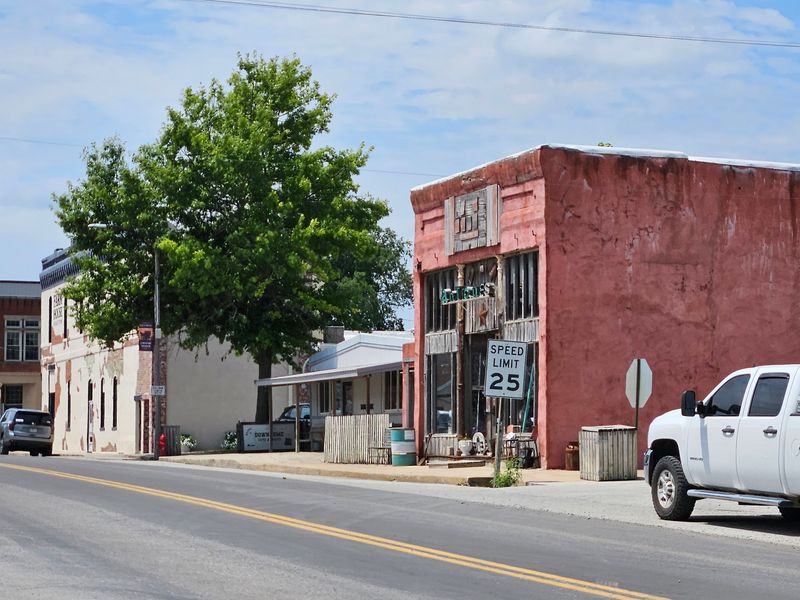 Gingerich Dutch Pantry Brings Authentic Amish Cooking to Jamesport