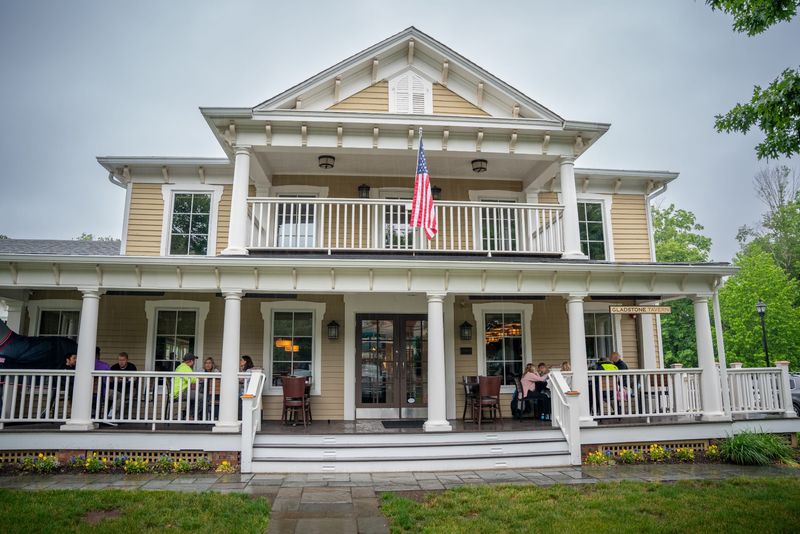 Gladstone Tavern