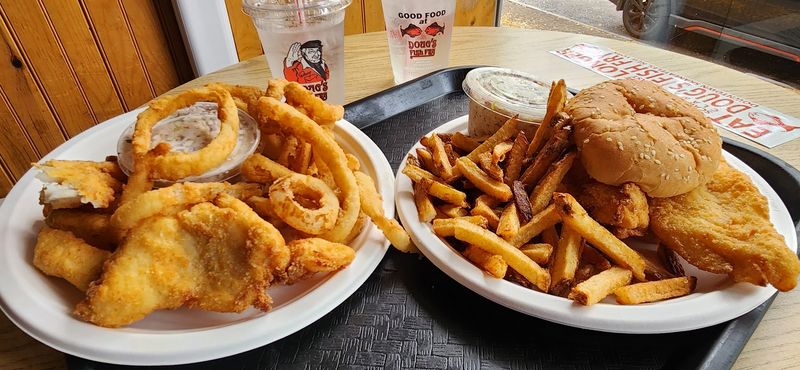 Golden Fried Seafood Done the Old-Fashioned Way Golden Fried Seafood Done the Old-Fashioned Way
