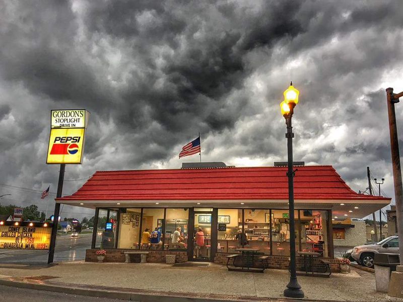 Gordon’s Stop Light Drive In (Crystal City)