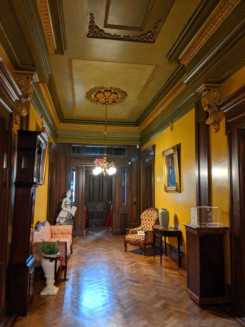 Guided Tours That Feel Personal, Not Rushed