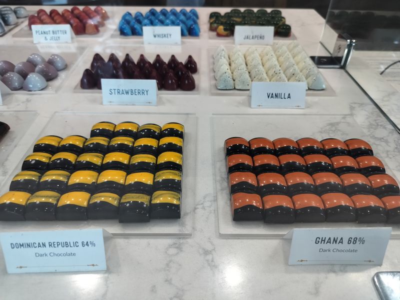 Handcrafted Artisan Chocolates That Take Four Days to Make Handcrafted Artisan Chocolates That Take Four Days to Make
