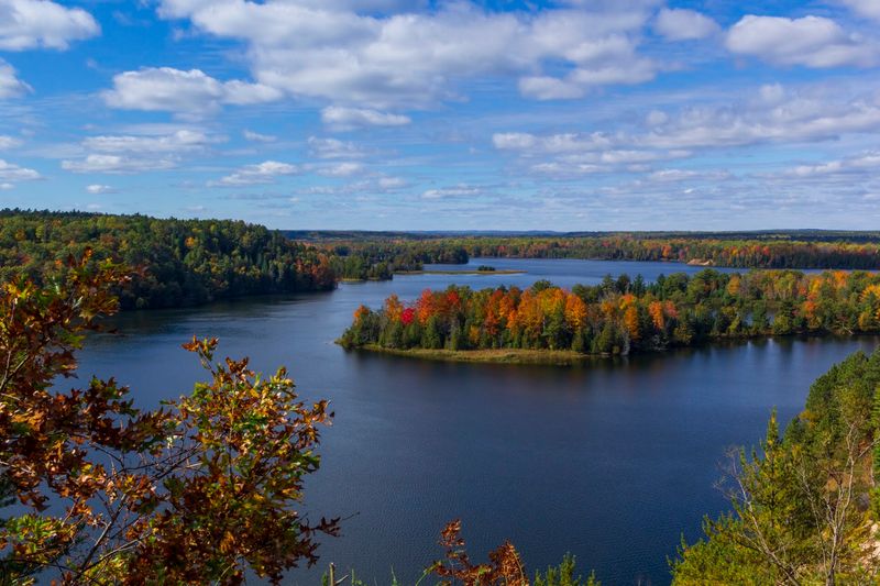 Highbanks River Trail