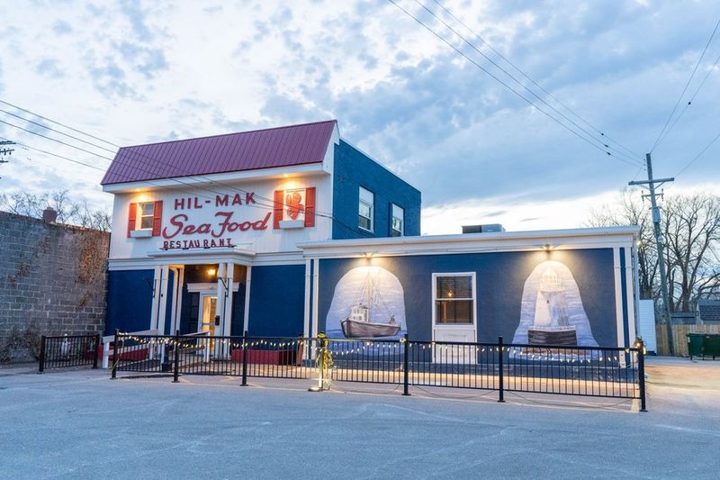 Hil-Mak Seafoods Restaurant, Ashtabula