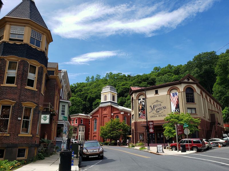 Historic Streets That Turn Every Meal Into An Outing Historic Streets That Turn Every Meal Into An Outing