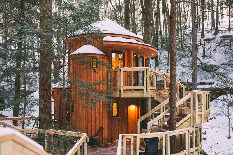 Hocking Hills Treehouse Cabins, South Bloomingville
