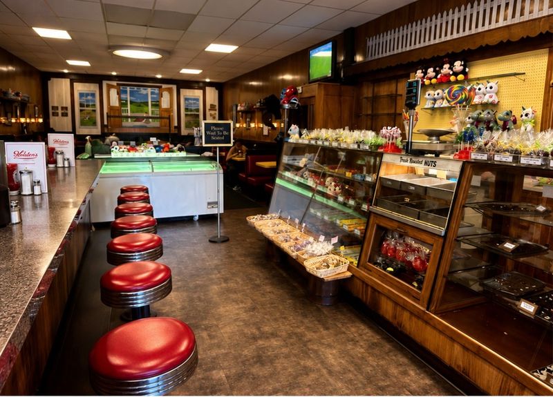 Holsten’s Brookdale Confectionery - Bloomfield