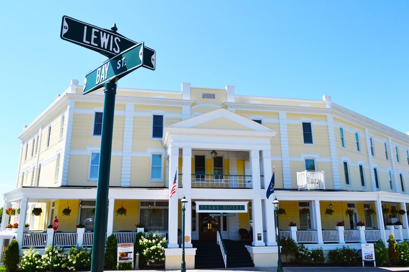 Hotel Perry - Petoskey
