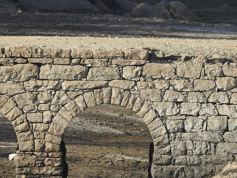 How the Stone Bridge Survived for Generations How the Stone Bridge Survived for Generations