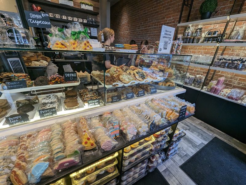 How to Order Smart When the Counter Gets Busy
