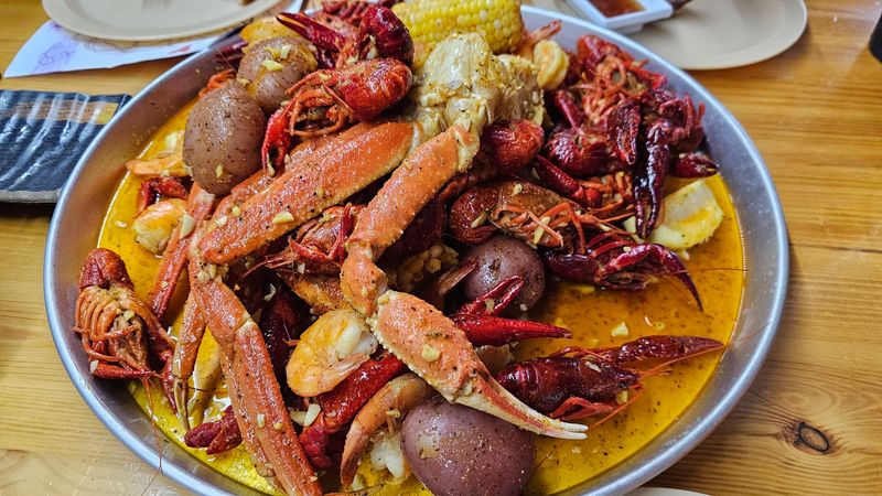 How to Time a Cajun Seafood Run in Michigan