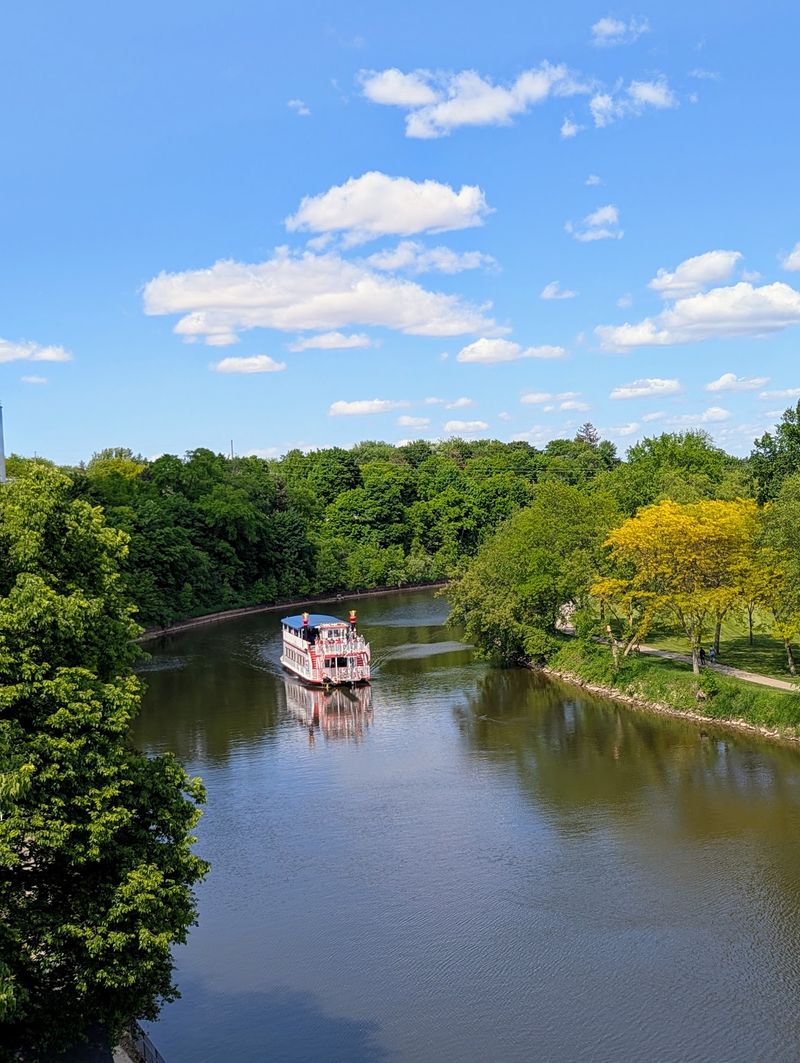 How to time your Michigan cruise for the best ride How to time your Michigan cruise for the best ride