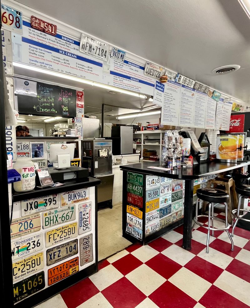 Inside J's Corner in Elizabethton