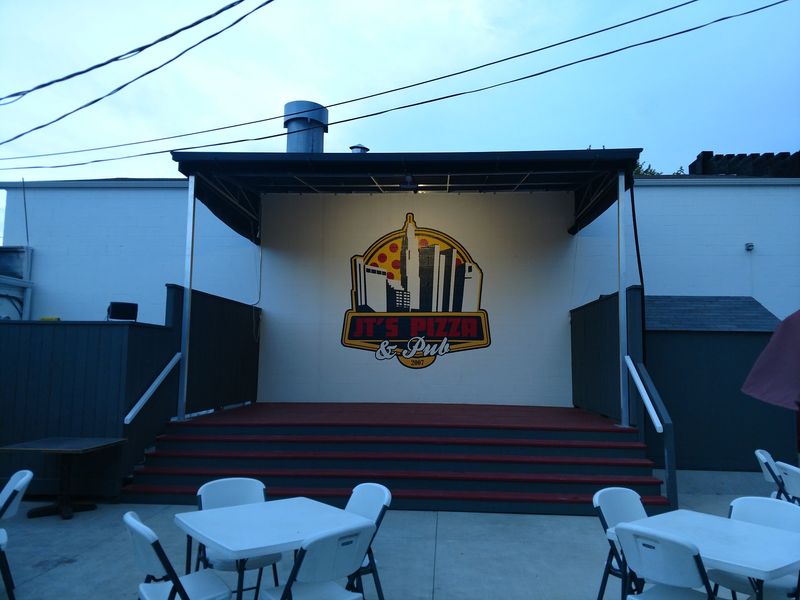 JT’s Pizza & Pub