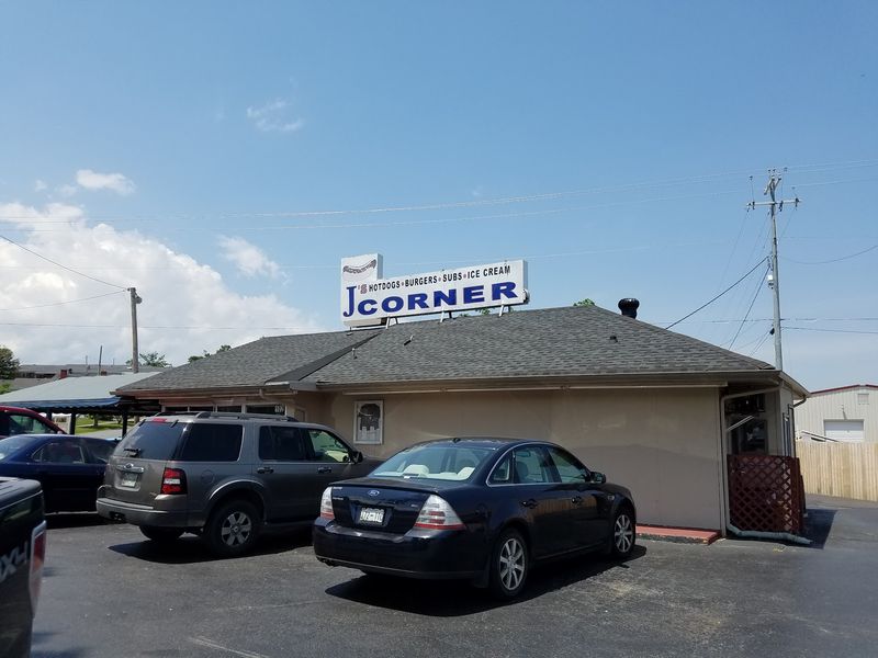J's Corner, Elizabethton