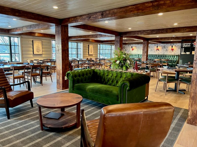 Karl’s Cabin Restaurant & Bar - Plymouth, MI