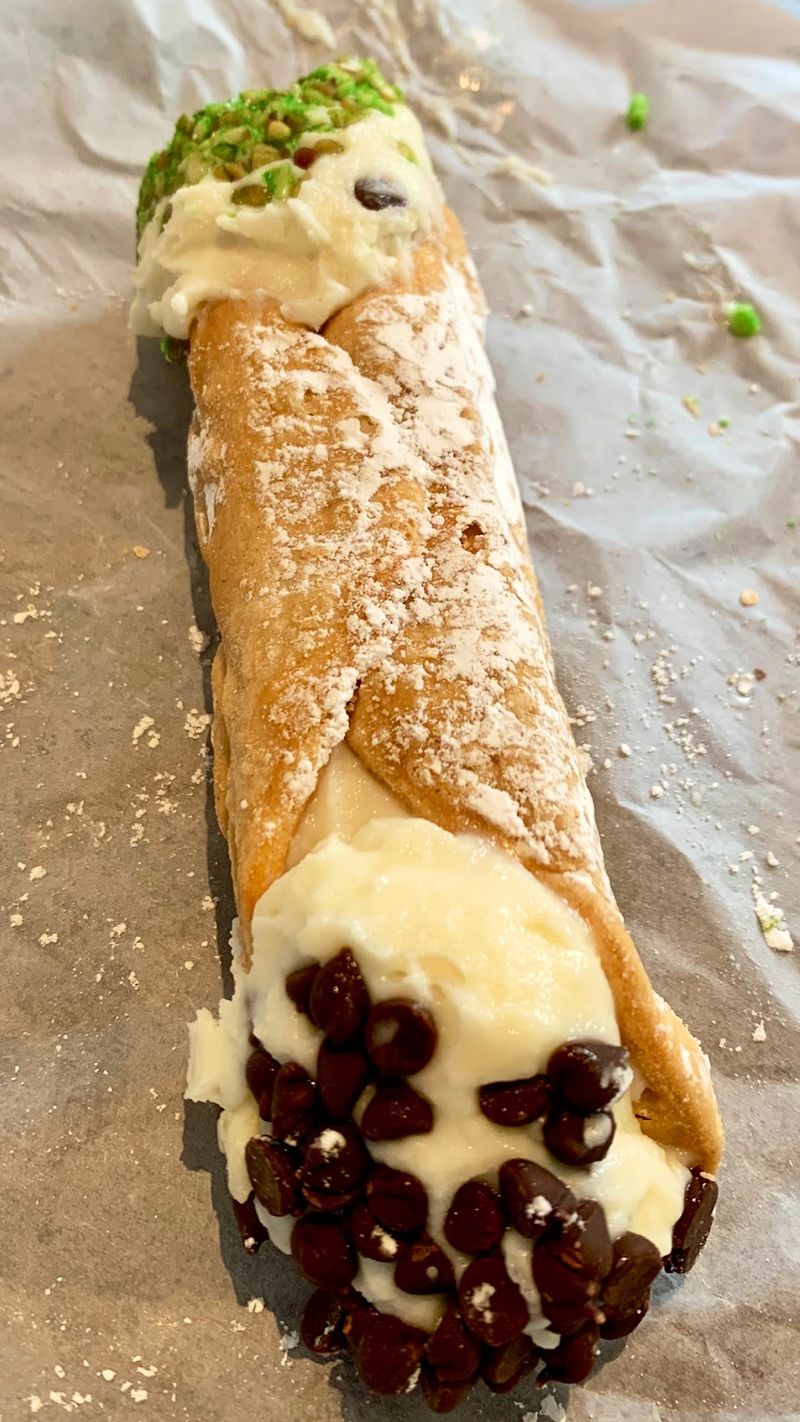 A Standout Cannoli Hidden in Plain Sight A Standout Cannoli Hidden in Plain Sight