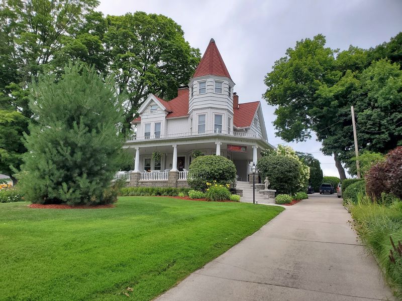 Kingsley House Bed & Breakfast - Fennville Kingsley House Bed & Breakfast - Fennville