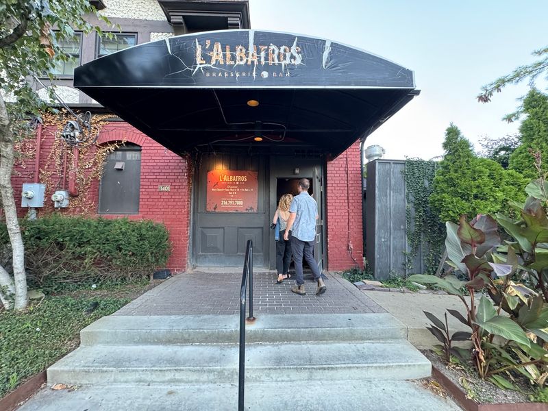 L'Albatros - 11401 Bellflower Rd