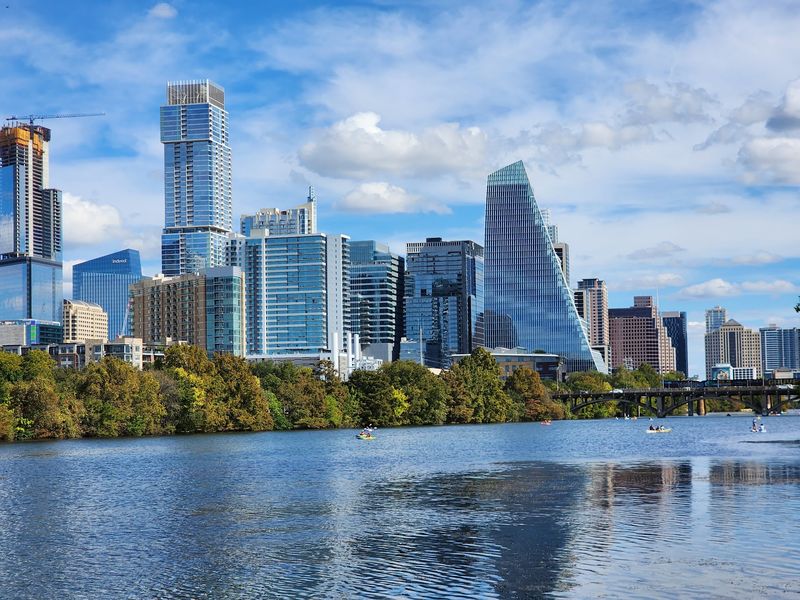 Lady Bird Lake Hike & Bike Trail (Austin) Lady Bird Lake Hike & Bike Trail (Austin)