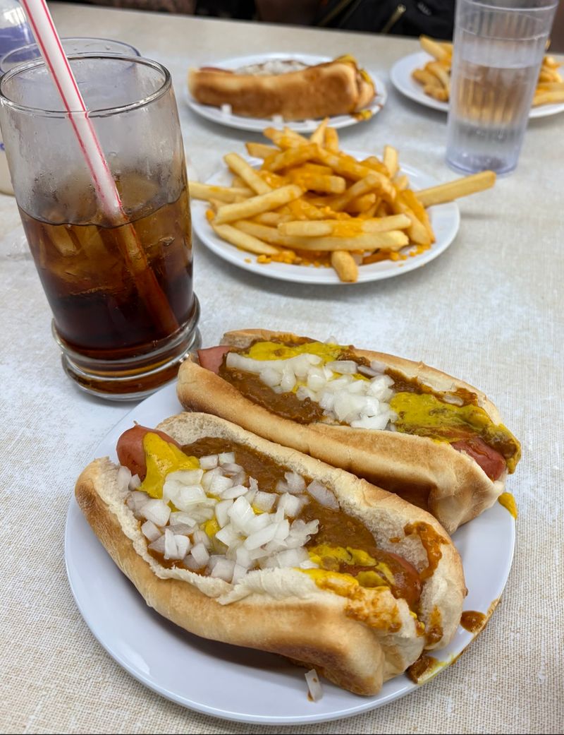 Lafayette Coney Island - Detroit - Detroit coney dogs