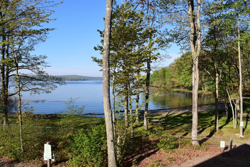 Lake Wallenpaupack / Hawley, Pocono Mountains, Pennsylvania Lake Wallenpaupack / Hawley, Pocono Mountains, Pennsylvania
